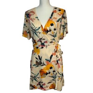 BCBGeneration Juniors Wrap Mini Dress Sz‎ L Fit & Flare Tie Short Sleeve Floral